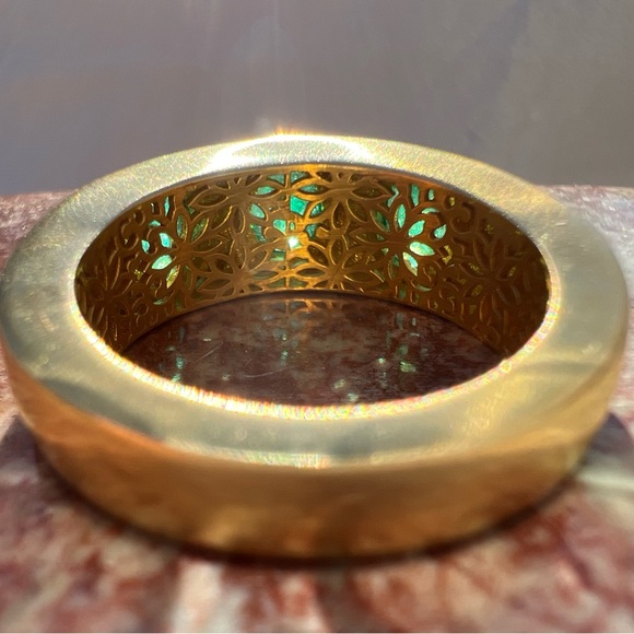 GIA Certified Vintage 18k Natural Emerald Gypsy Ring - Picture 6 of 8